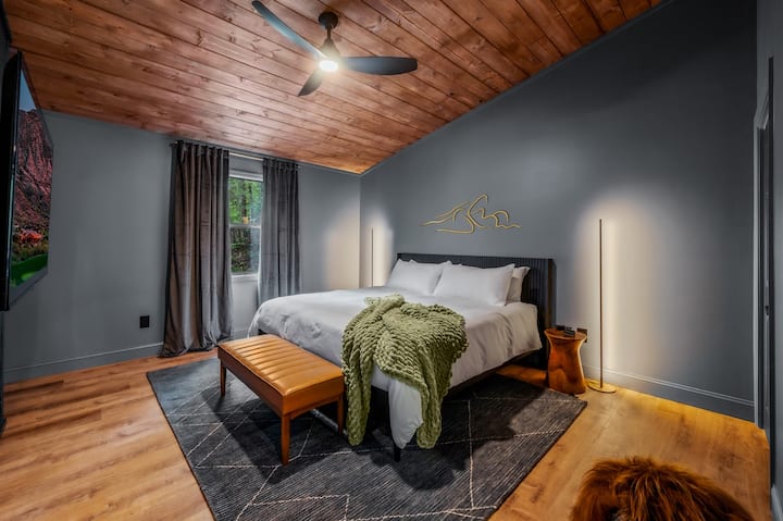 Couples Summer SALE | Sauna, Hot Tub, Private Deck