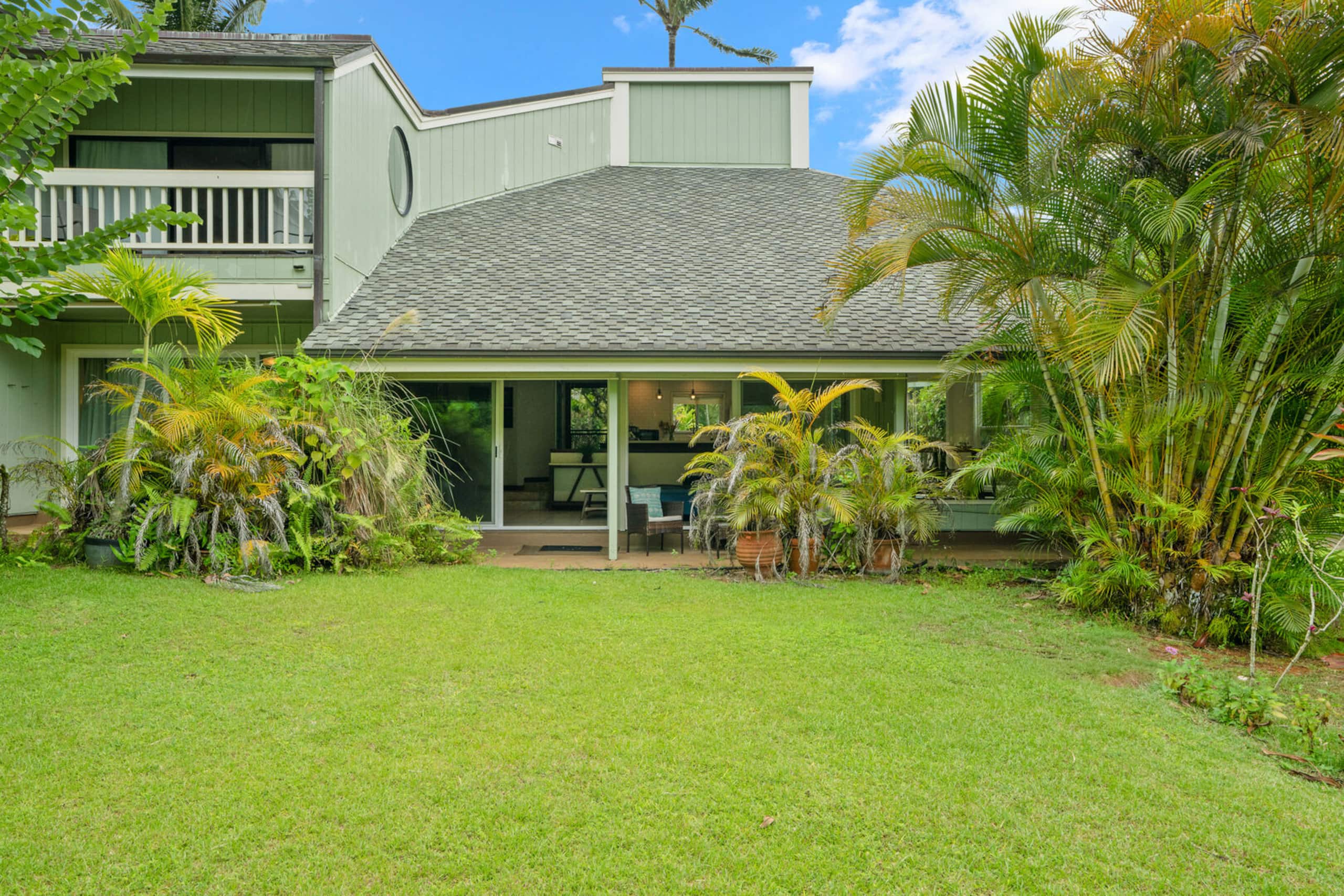 Modern 1BR Condo with Tropical Breezes Pool - Photo 22