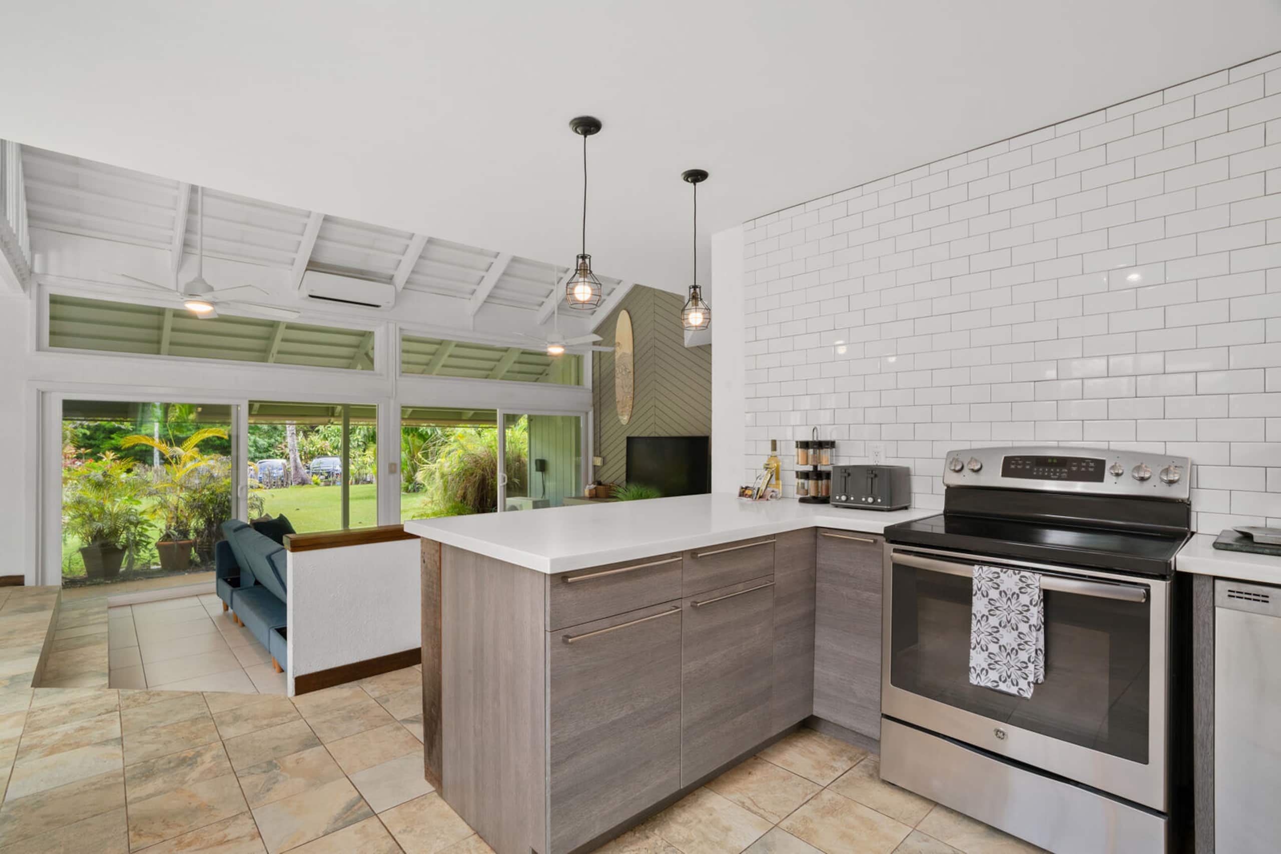 Modern 1BR Condo with Tropical Breezes Pool - Photo 14
