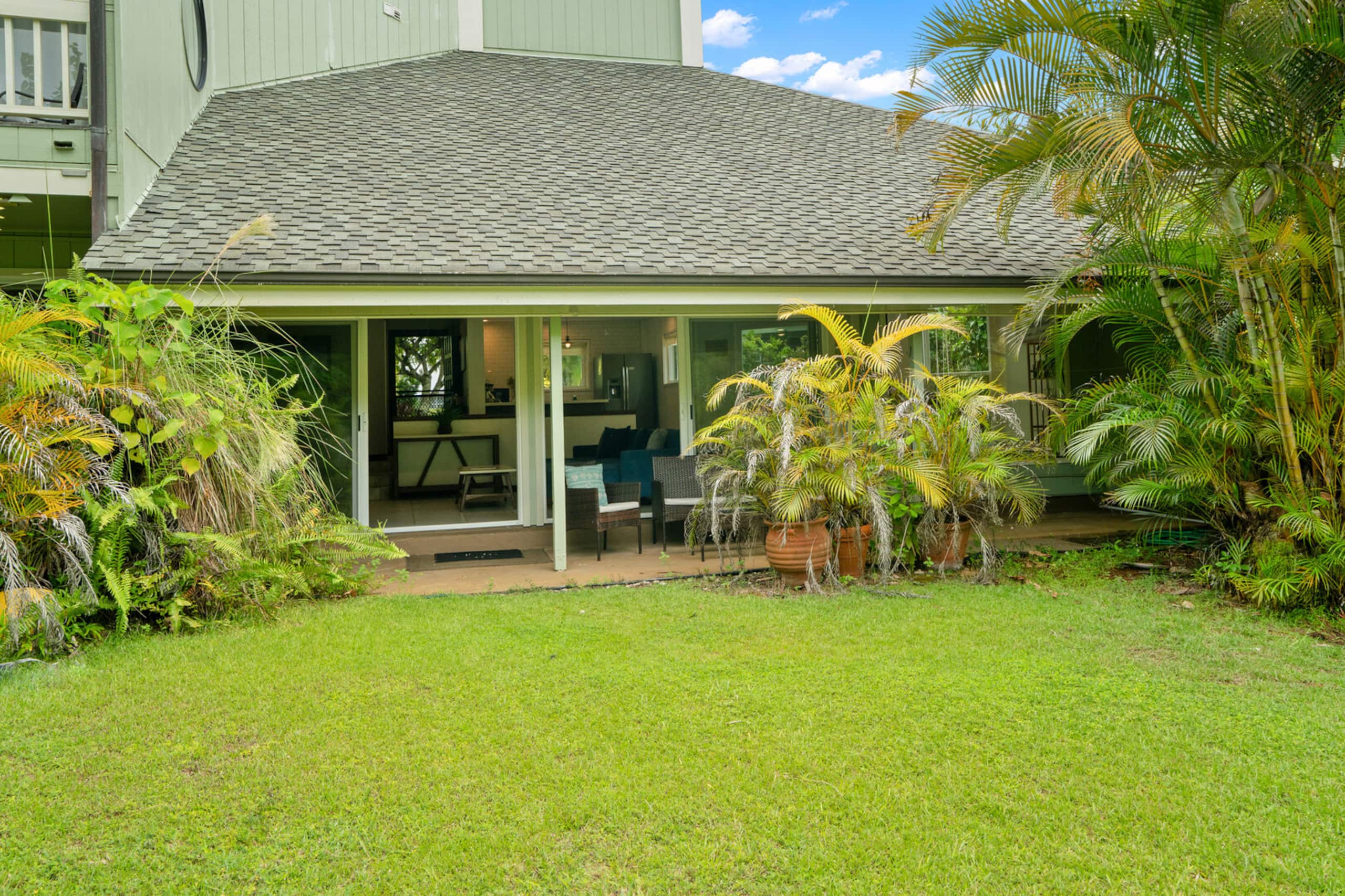 Modern 1BR Condo with Tropical Breezes Pool - Photo 21