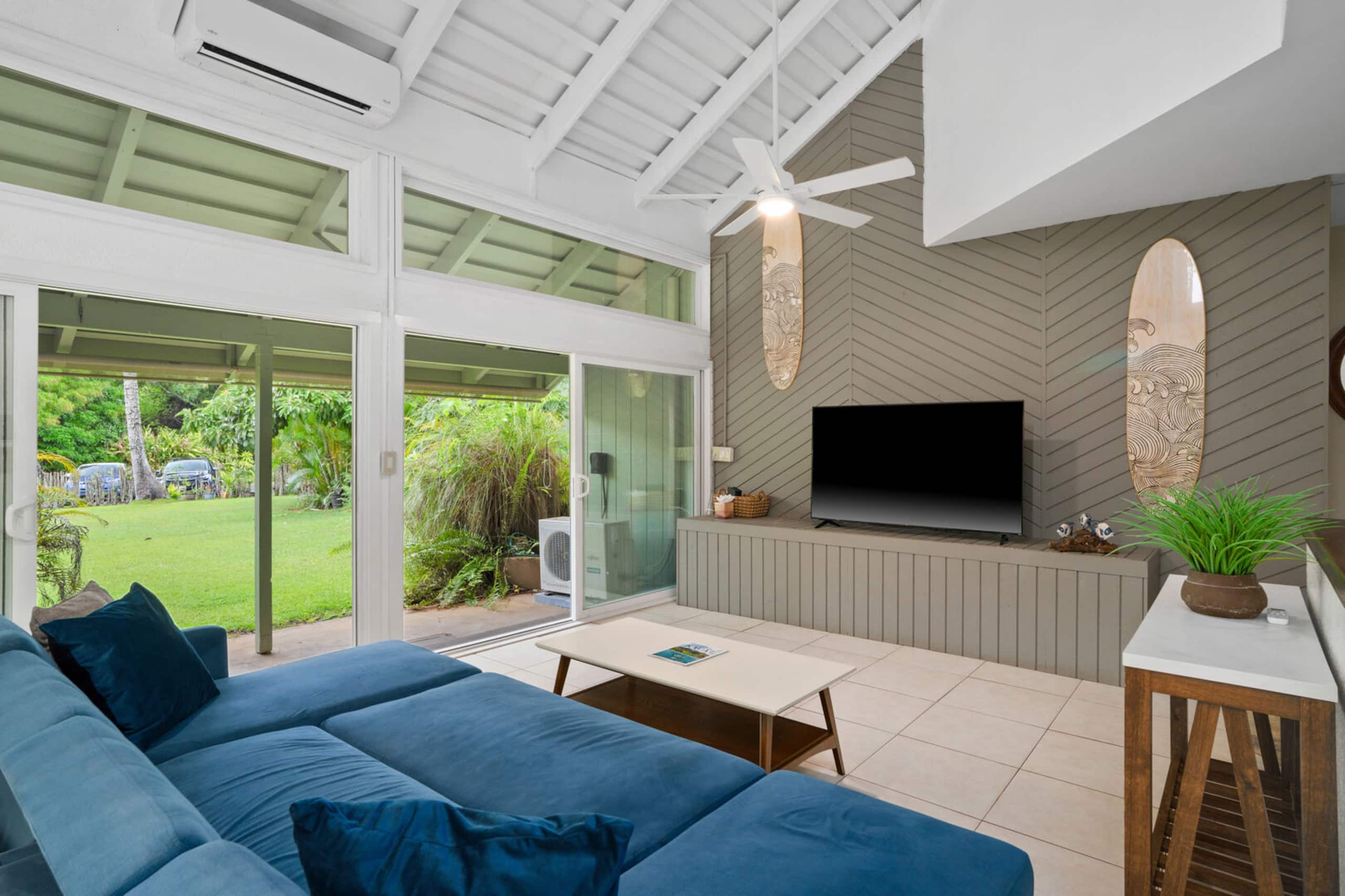 Modern 1BR Condo with Tropical Breezes Pool - Photo 18