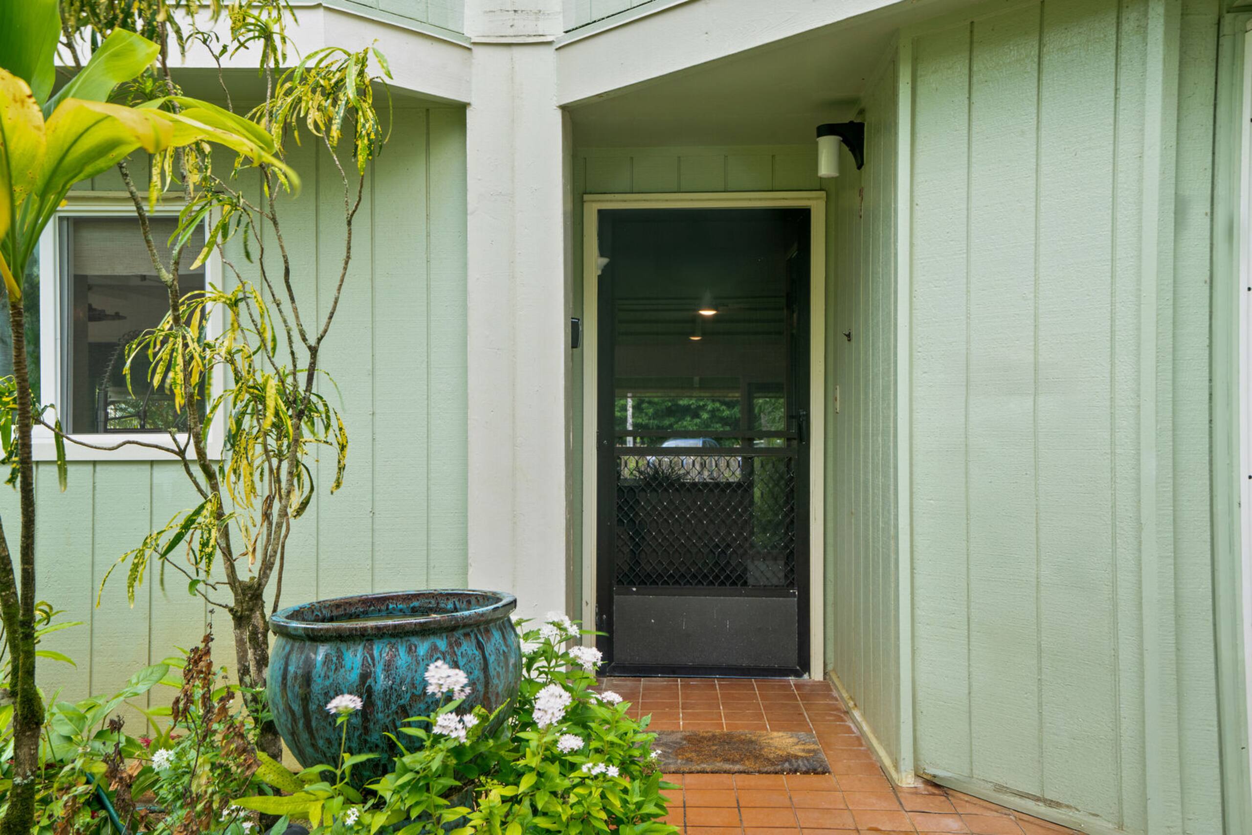 Modern 1BR Condo with Tropical Breezes Pool - Photo 24