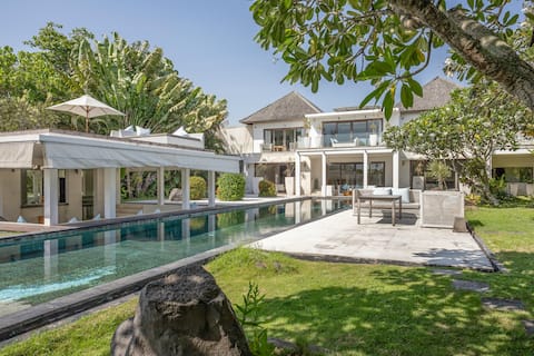 5 br Mansion 180 Ocean view, 200m to Beach