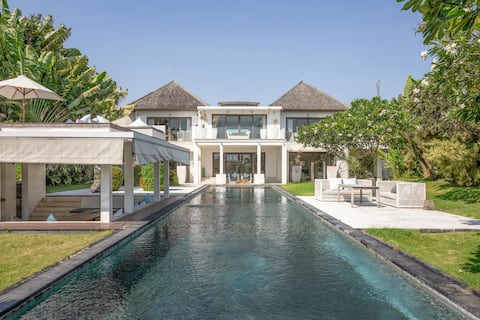 Exclusive 5-Bedroom Villa | Stunning Ocean Views