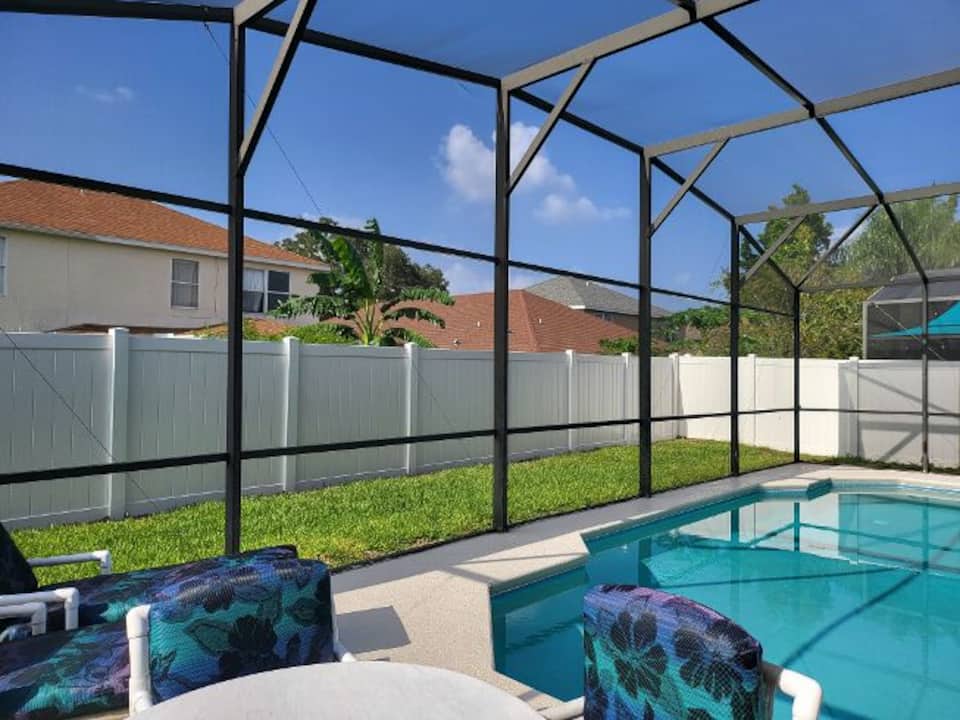 Deluxe pool home with games room, 2737 — foto 1