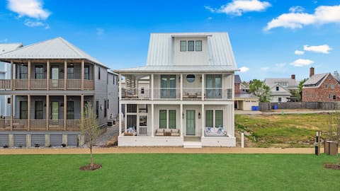 Carlton Landing-All Decked Out