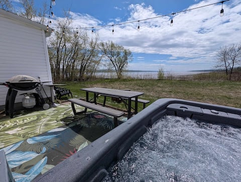 Condo 1 - Waterfront with SPA, Fireplace & Barbecu