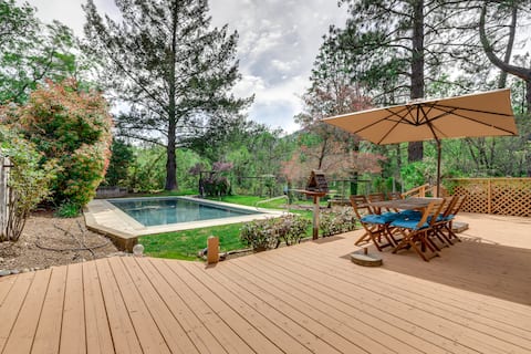 Pool & Deck: Wine Country Hideaway in Middletown!