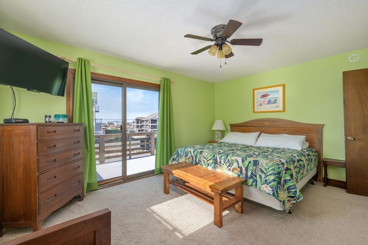 KDH425: Kill Devil Hills 425 | TL Bedroom 3 - King, Shared Bath, Deck Access
