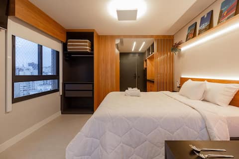 Full apartment with queen bed in Perdizes