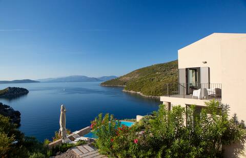 Villa Kastos - Stylish Luxury Villa with Direct