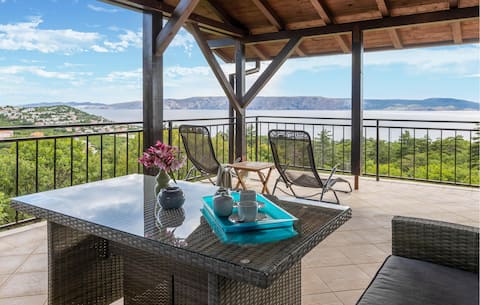 Stunning apartment in Klenovica