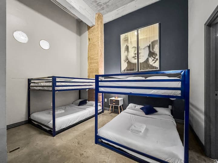 2 кревета на спрат со целосна големина