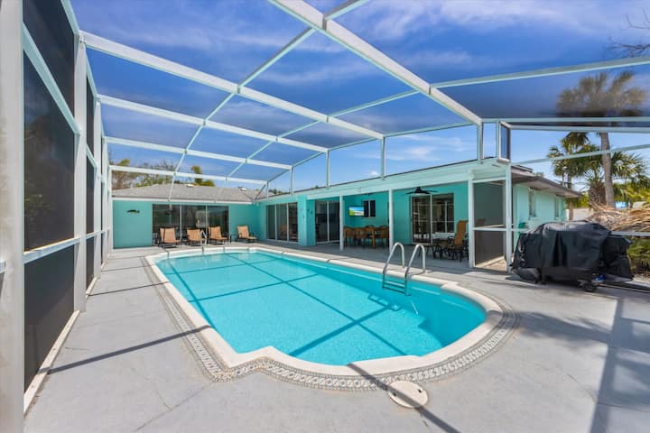 Coconut Tree: Canal-front Home, Dock, Heated Pool - Holmes Beach, FL