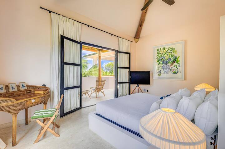 Hacienda La Paloma – Luxurious Tropical Retreat