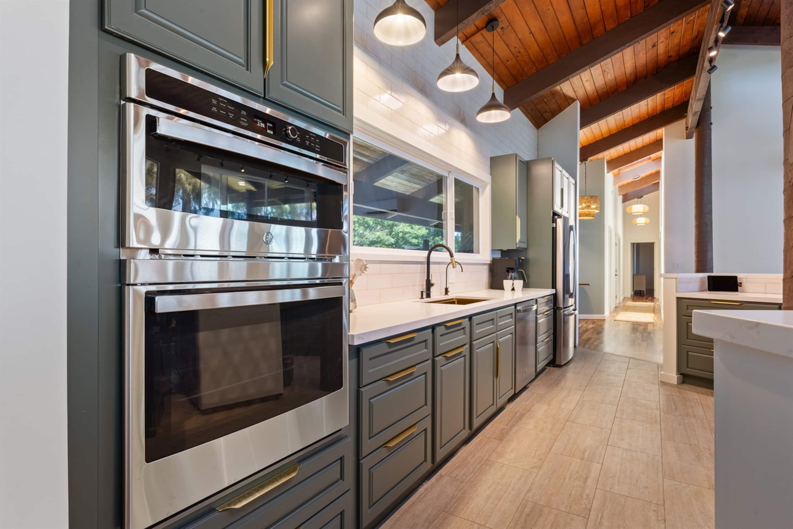 Guesthouse in Kahuku · ★4.95 · 6 bedrooms · 10 beds · 5 baths - Image 5