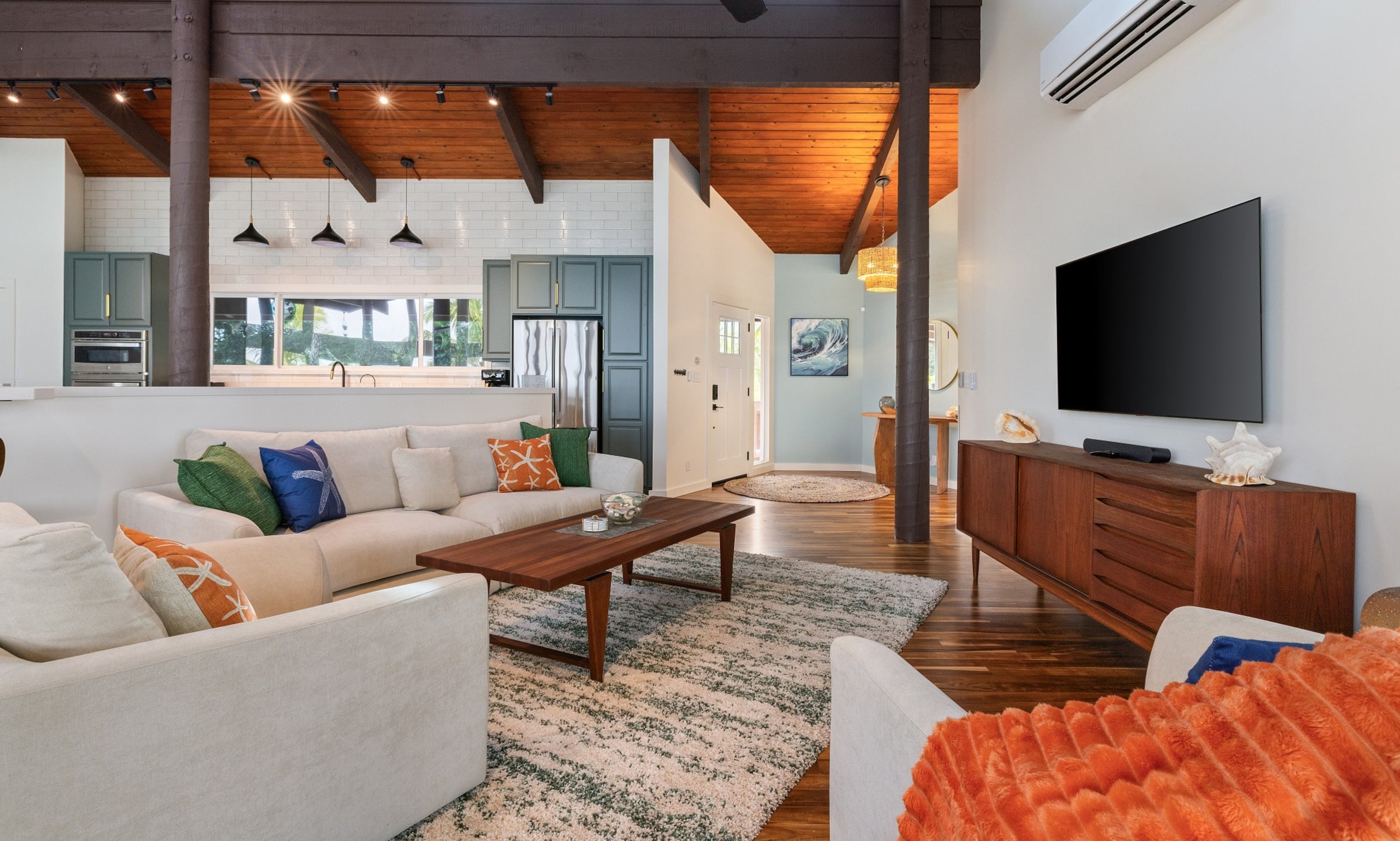 Guesthouse in Kahuku · ★4.95 · 6 bedrooms · 10 beds · 5 baths - Image 9
