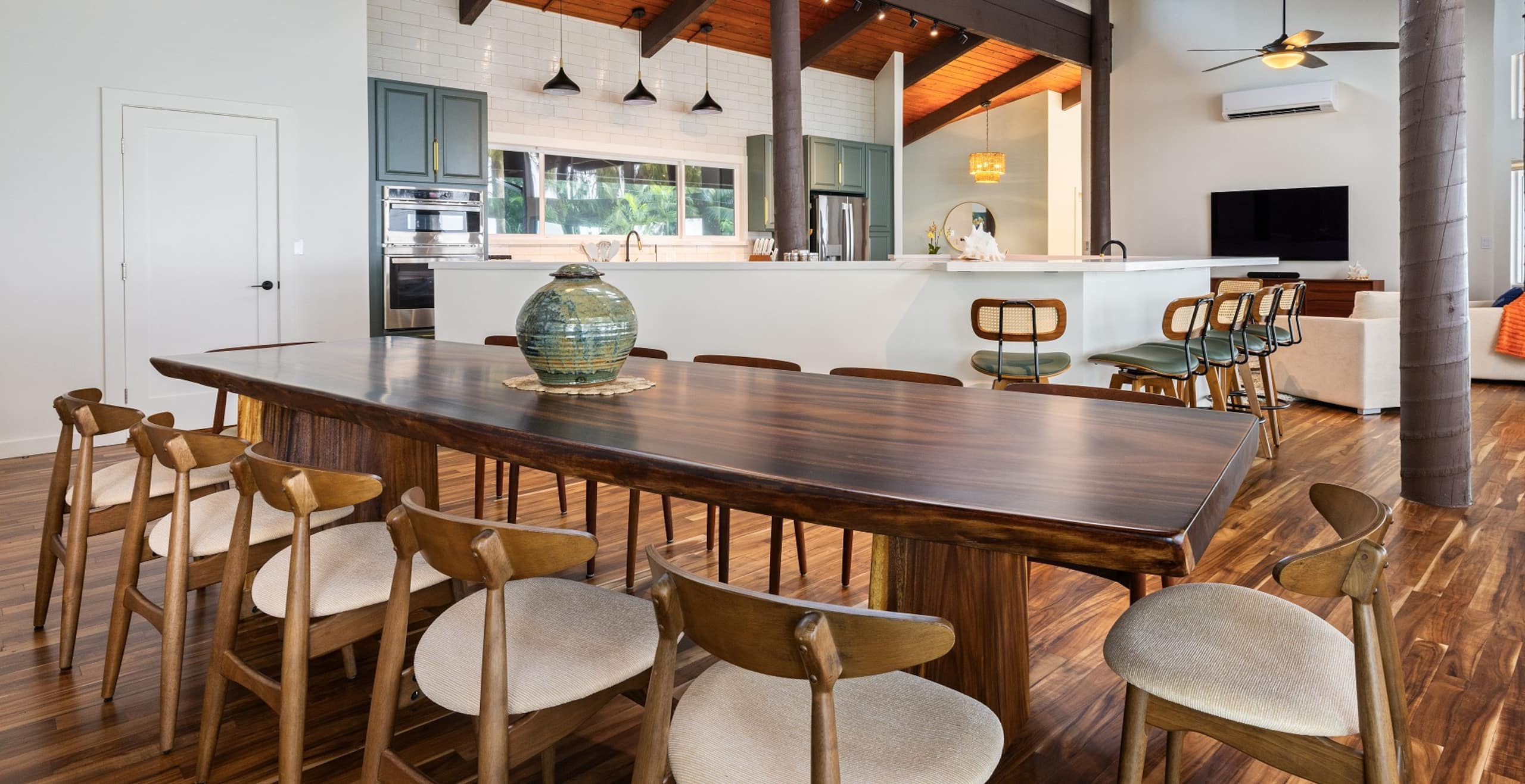 Guesthouse in Kahuku · ★4.95 · 6 bedrooms · 10 beds · 5 baths - Image 6