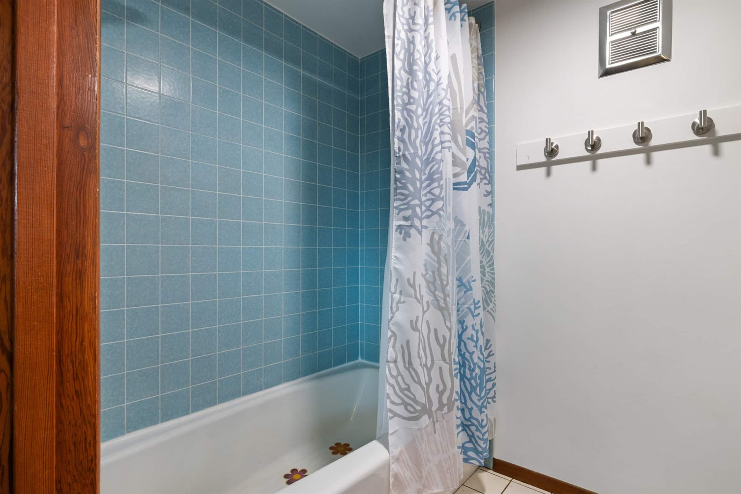 Guesthouse in Kahuku · ★4.95 · 6 bedrooms · 10 beds · 5 baths - Image 37