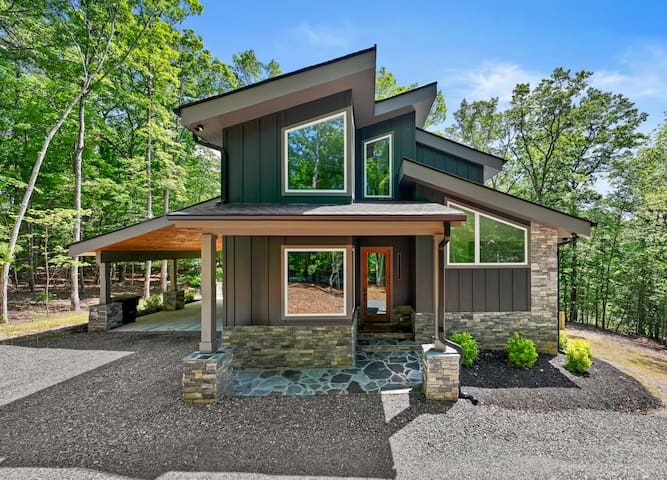 My Mountain Cabin Rentals of North Georgia managed Airbnb listing 2