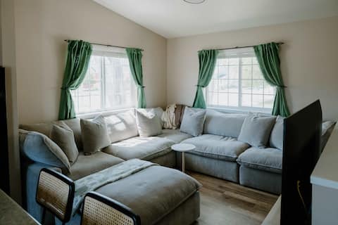 Walk to DT / close to SCSU / Comfy beds