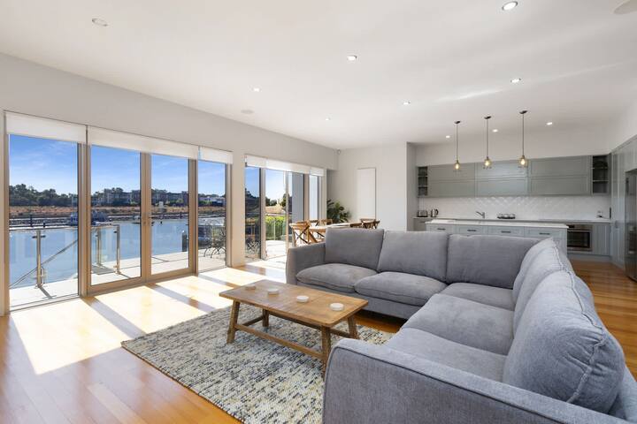 Riverfront Family Home In Mildura - 米爾杜拉