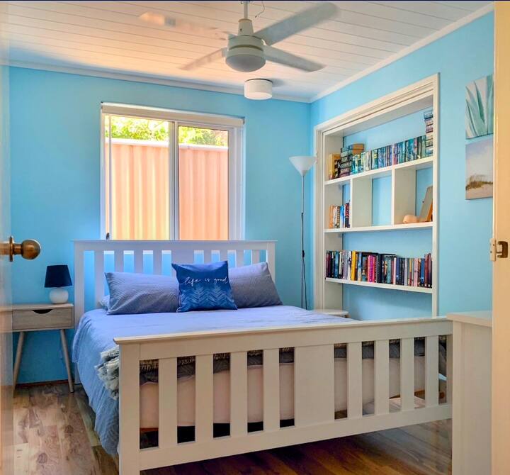 Downstairs 4th B/R : Queen Bed - sleeps 2