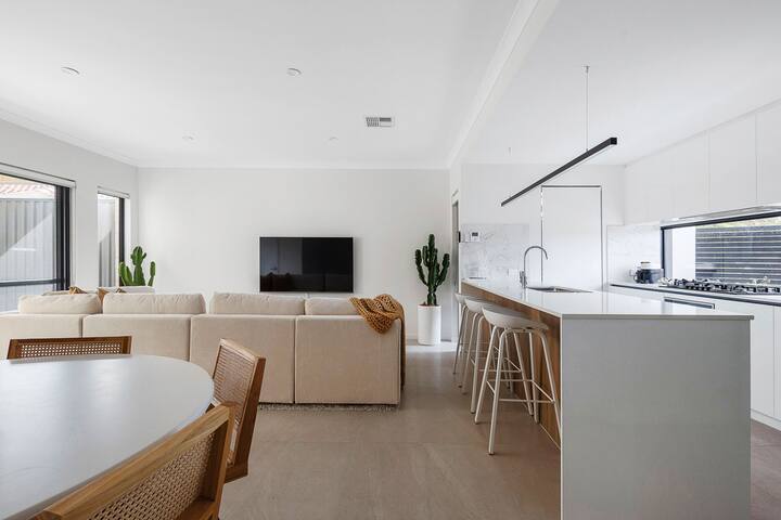 Urban Haus – Hillarys gallery image 4