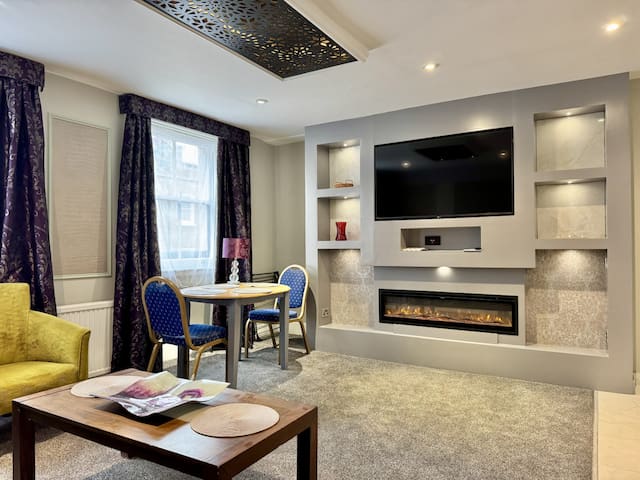 3 Bed/3.5 Bath Brand New Duplex, AC, Marylebone
