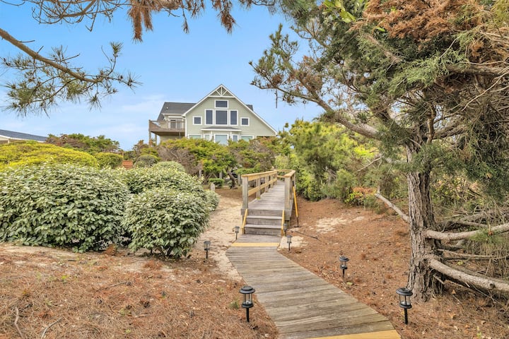 Azohva: Oceanfront Home With Views Of Waterway - Southport, NC