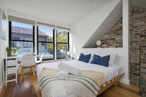 Architect-Designed Studio Retreat in Surry Hills