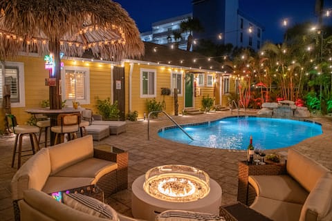 Sleeps 24-Beachfront Resort-Outdoor Pool 7BR