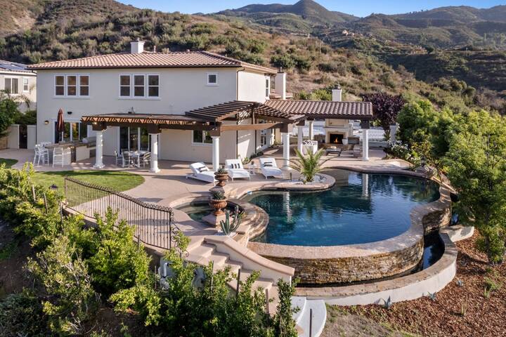 Luxury Hilltop Escape in Agoura Hills with Views gallery image 3