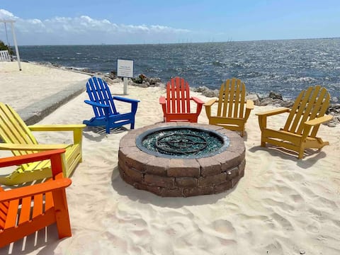 Top Airbnb: Bayfront 2BR/2BA Condo at Sailport – Minutes from in Tampa International Airport