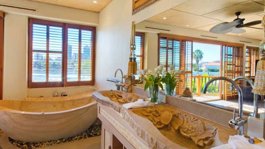 Gold Coast Holiday Stays managed Airbnb listing 1