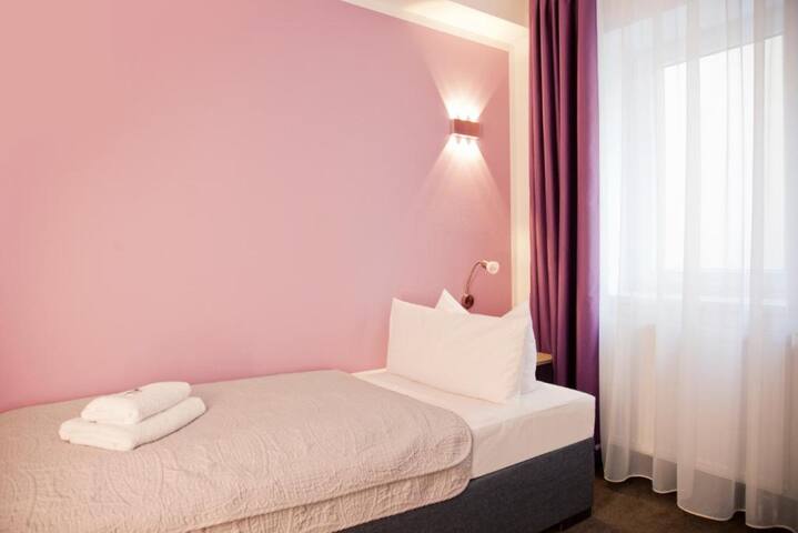 Nikolai Residence – Deluxe Family Room gallery image 5