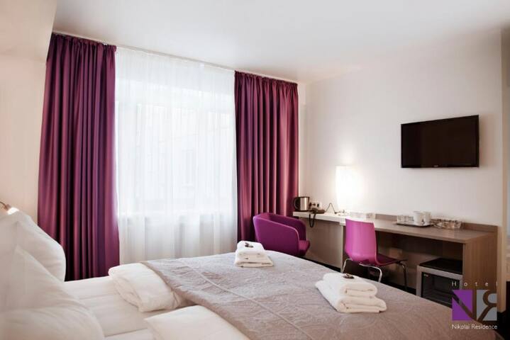 Nikolai Residence – Deluxe Family Room gallery image 4