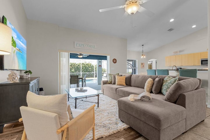Sunny Cape Coral 4br Heated Pool & Screened Lanai - Cape Coral, FL