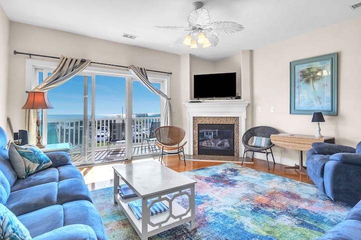 Beats Working: Condo W/community Pool Near Oki - Oak Island, NC