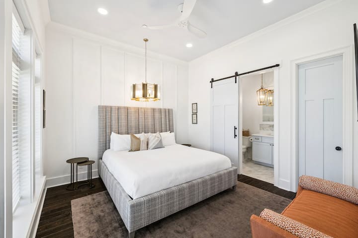 2nd Floor - King Guest Suite
