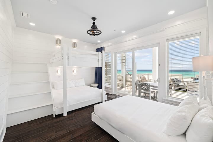 1st Floor Rear Bunk Room - Queen Bunk, Queen Bed & Pool Deck Access