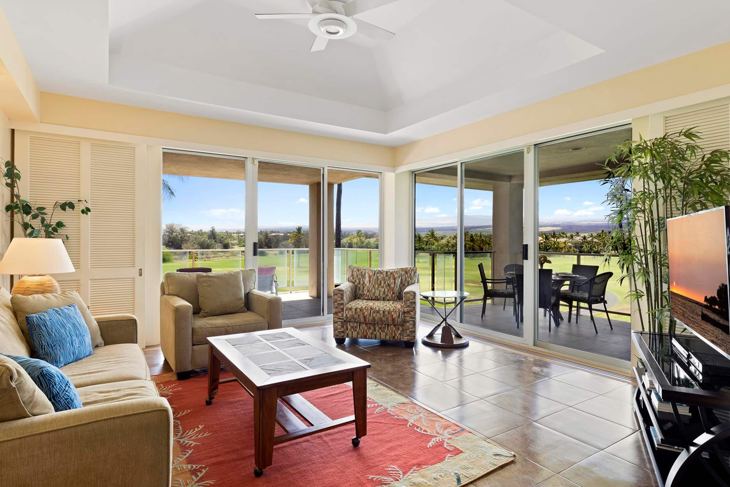 Top Floor Condo, Large Lanai with Views, Pool - Photo 8
