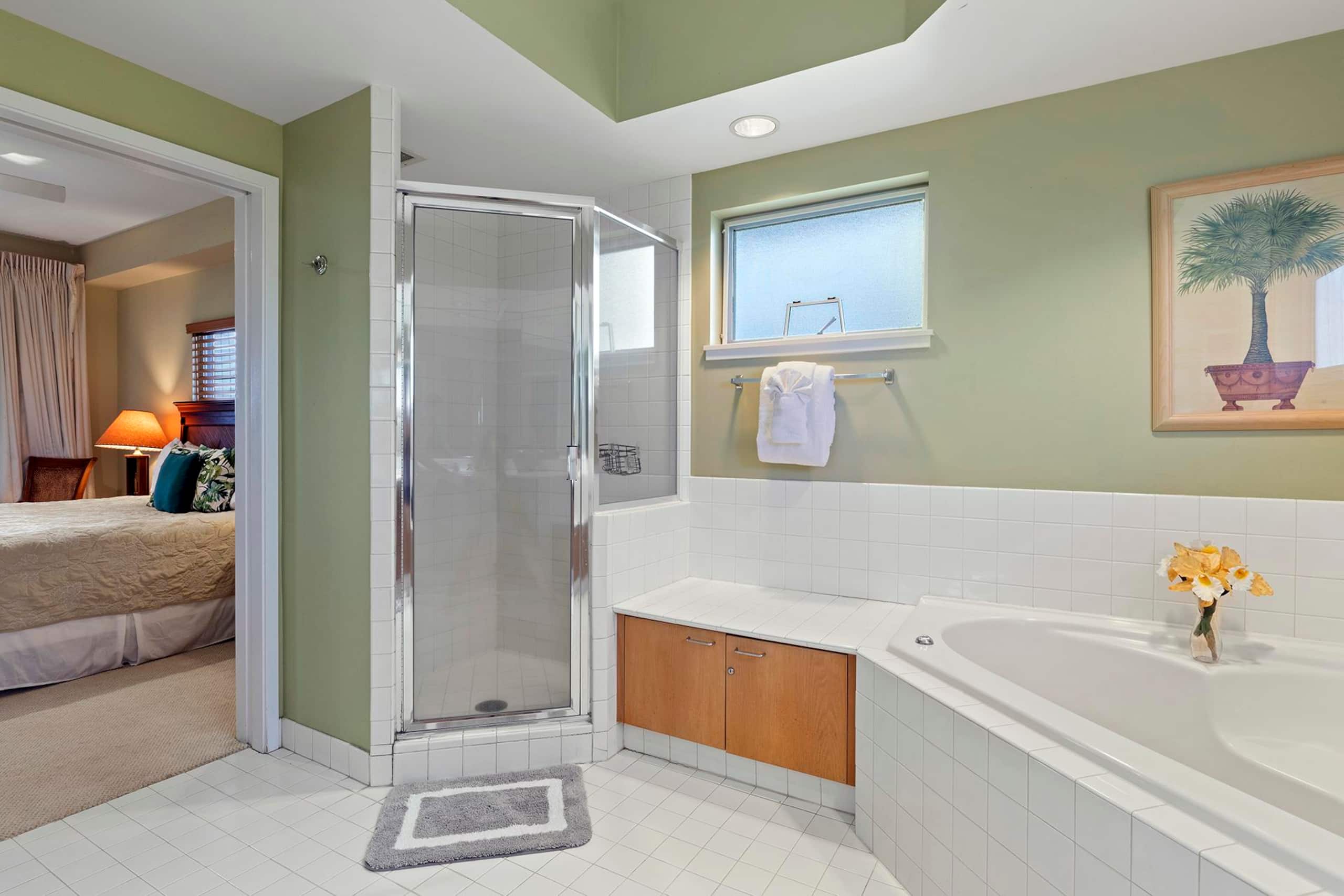 Top Floor Condo, Large Lanai with Views, Pool - Photo 17