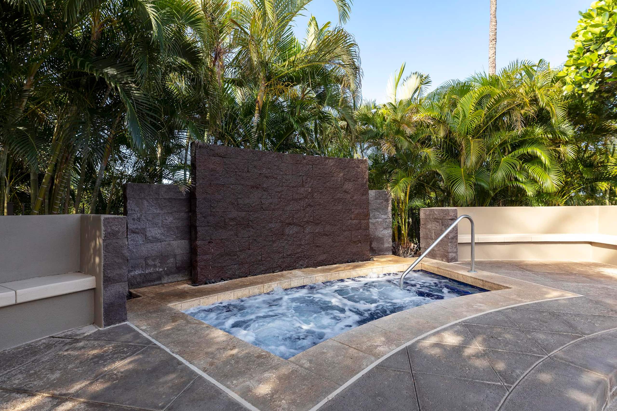 Top Floor Condo, Large Lanai with Views, Pool - Photo 7