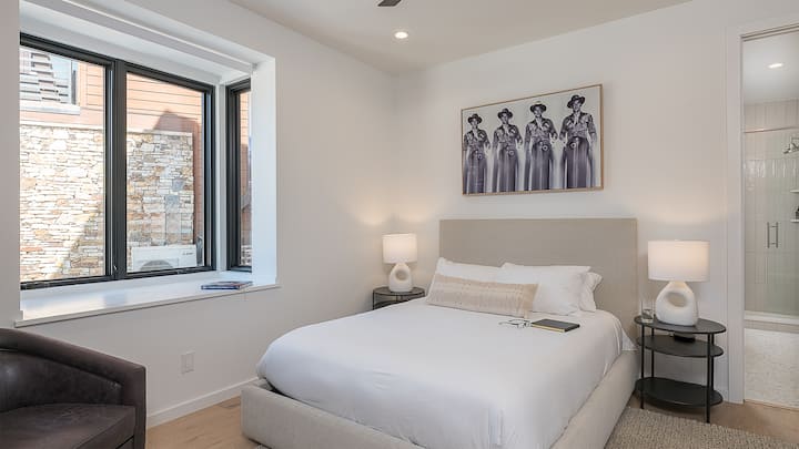 Chambre 2, niveau principal - suite Queen
