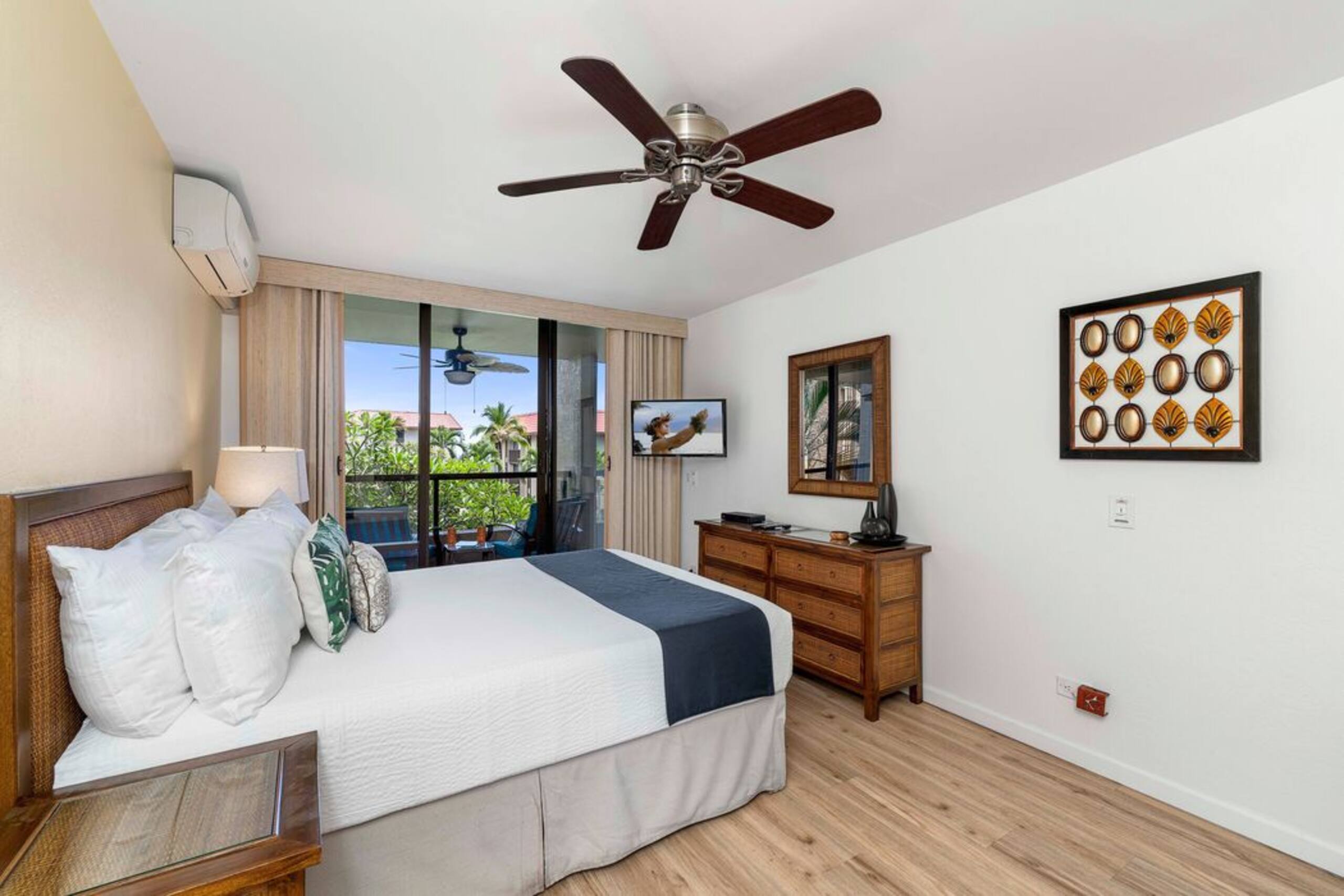 Condo in Kailua-Kona · ★4.89 · 2 bedrooms · 3 beds · 3 baths - Image 19