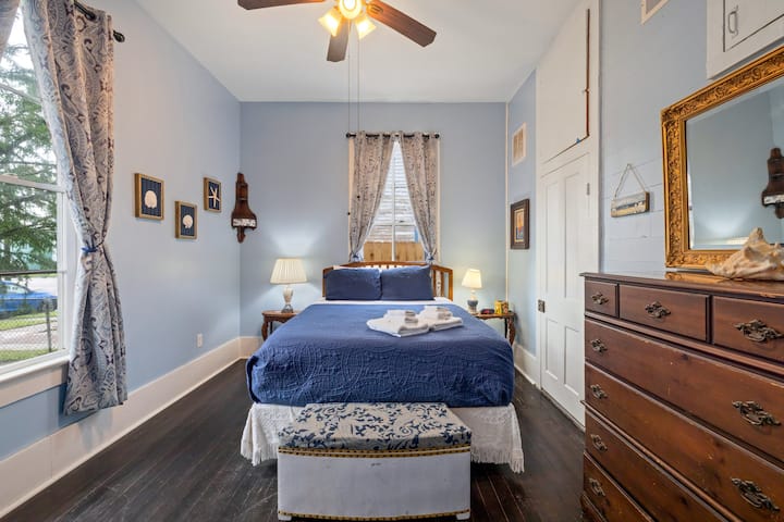 Slaapkamer 2 links van de voordeur