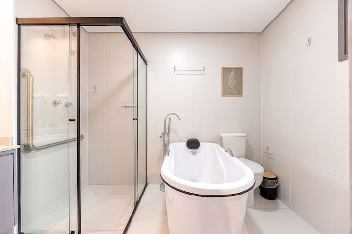 Britto Aparts managed Airbnb listing 2