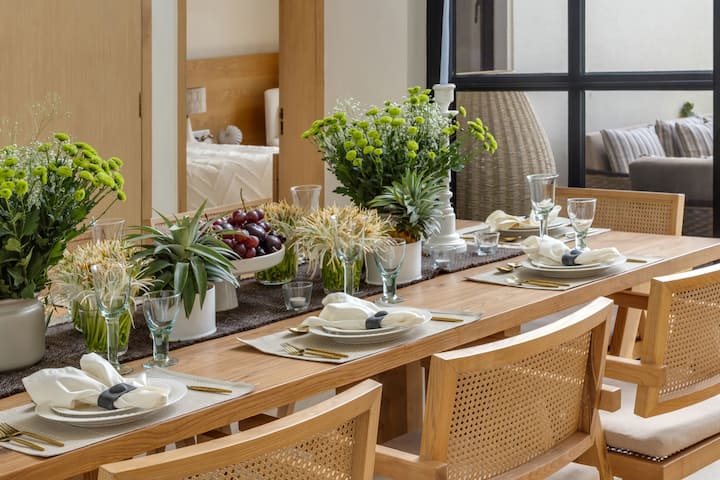 Dining: Dinner