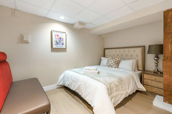 Charming Vancouver Stay Basement Suite gallery image 5